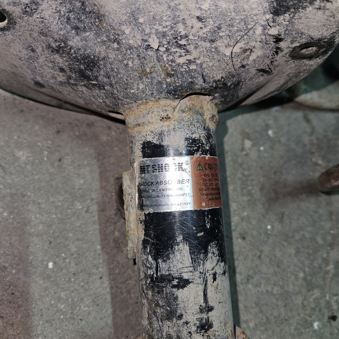 Продам Амортизаторы