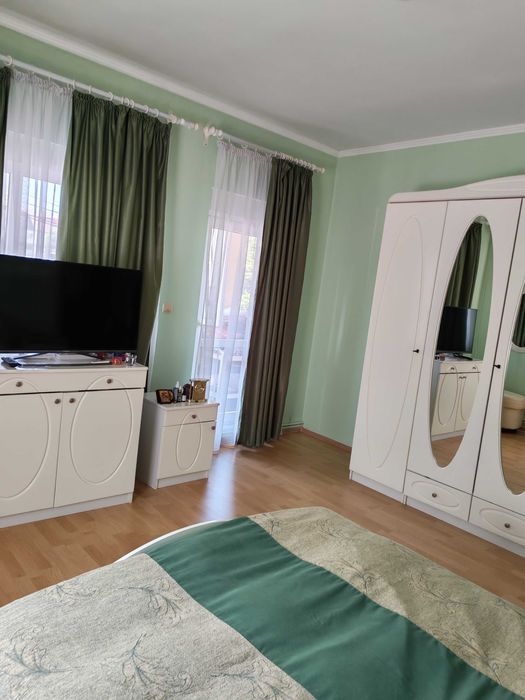 Casa de vanzare cu spatiu comercial P+1, 595000 euro