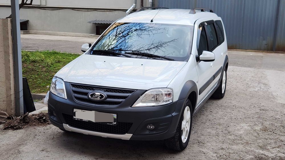 Продается Lada Largus CROSS 2020г. - 7 мест