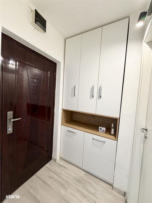 Garsonieră de vânzare în Sibiu–renovată, balcon închis–Zona Siretului