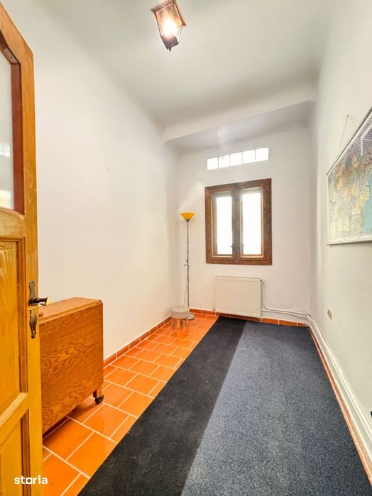 Apartament spațios la curte comună – zonă centrală, Oradea