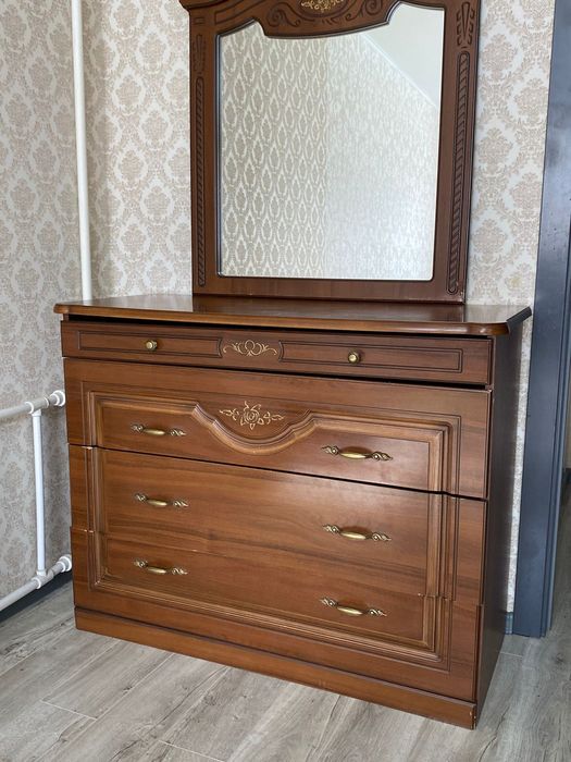 Спальный гарнитур