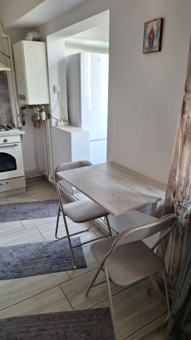 P. F Inchiriez Gars. Lux/ Ultracentral/ Mc' Donalds/Unirii/ Superba