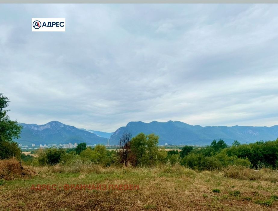 Парцел в Враца-Студентски град площ 1657 цена 25565