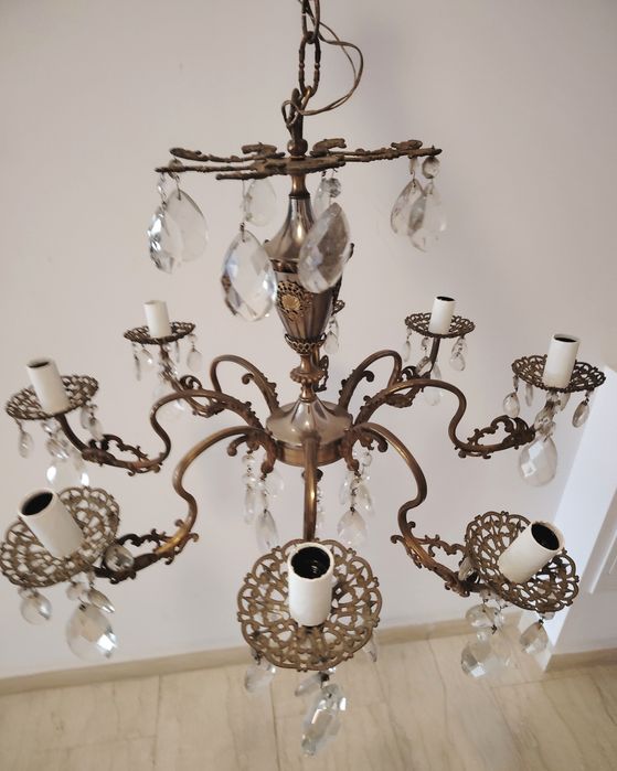 Superb candelabru antic din alama,bronz și elemente din cristal în stilul francez Louis cu 8 brațe