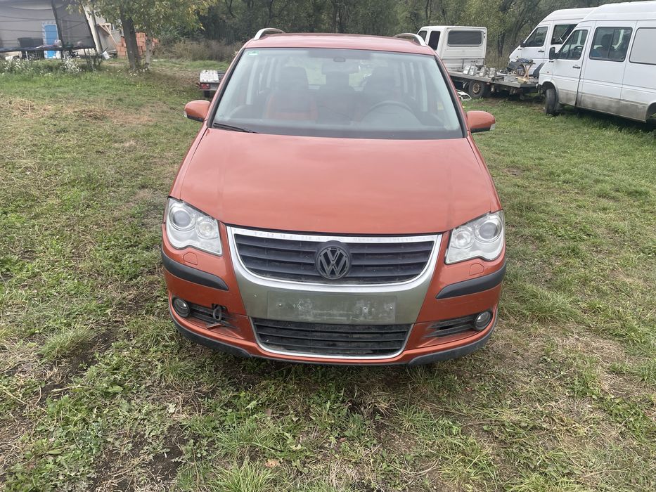 Dezmembrez Cross Touran 2008 1,4 Benzina