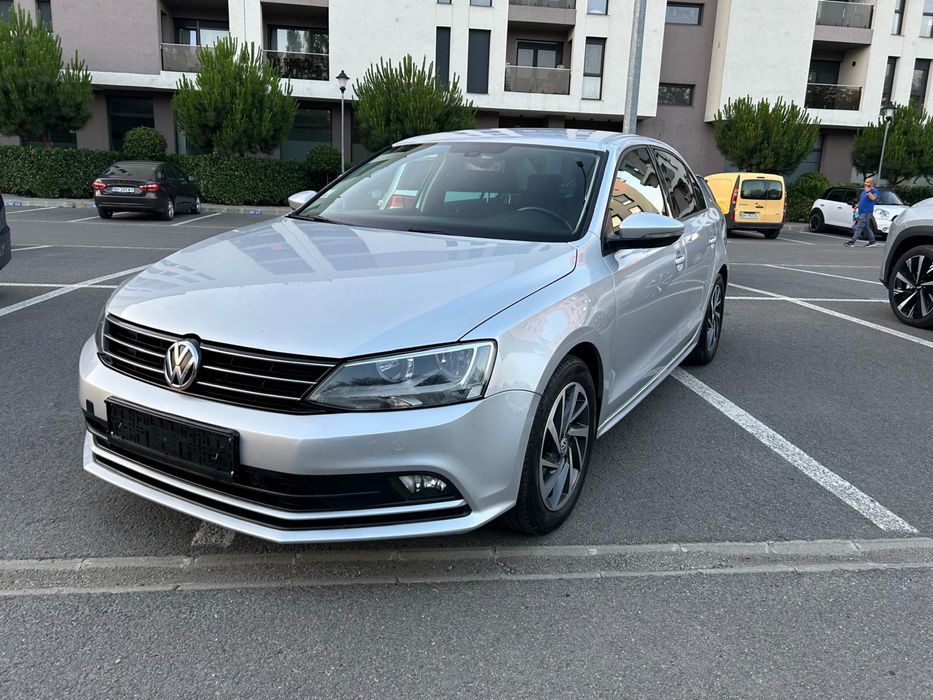 VOLKSWAGEN Jetta