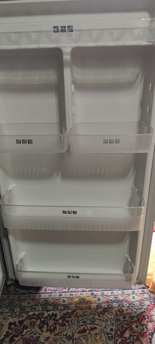 Холодильник Samsung