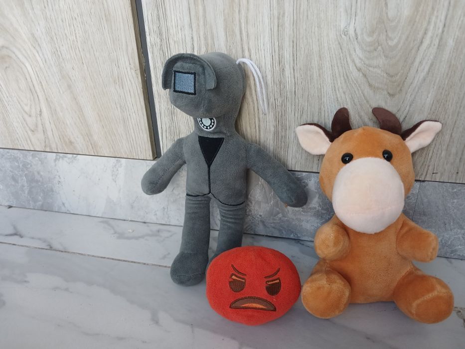 Продам 3 эти игрушек