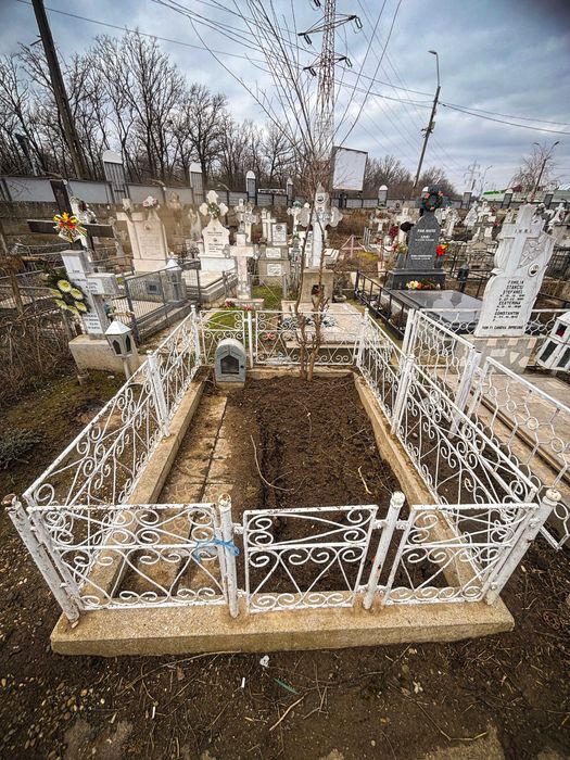 Vând Loc de veci în Cimitirul Radu Negru Vechi - Brăila