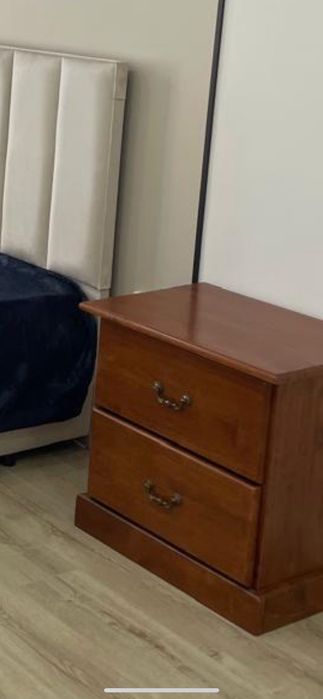 Продам тумбочки деревянные Малайзия