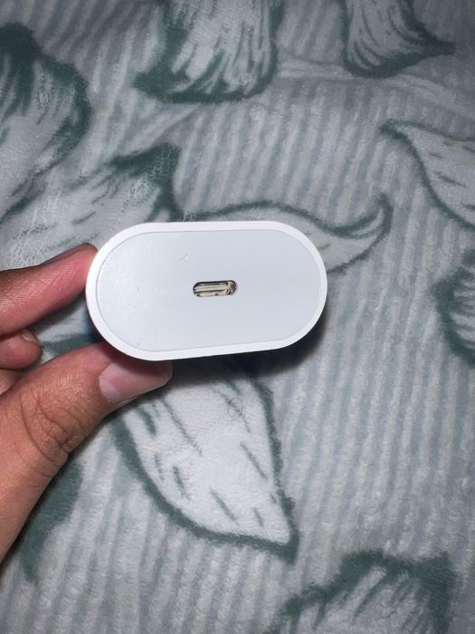 Apple 20w adapter