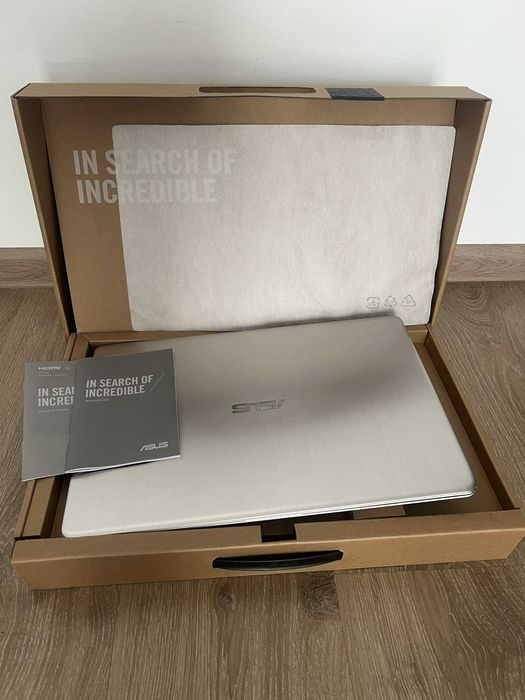 Asus VivoBook S15 S530UA-BQ057 – i5 Gen 8 / 8GB RAM / 256GB SSD / Full HD / Tastatură iluminată