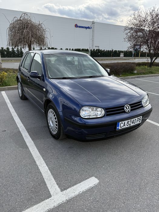 VW Golf 4 - 1.6 бензин