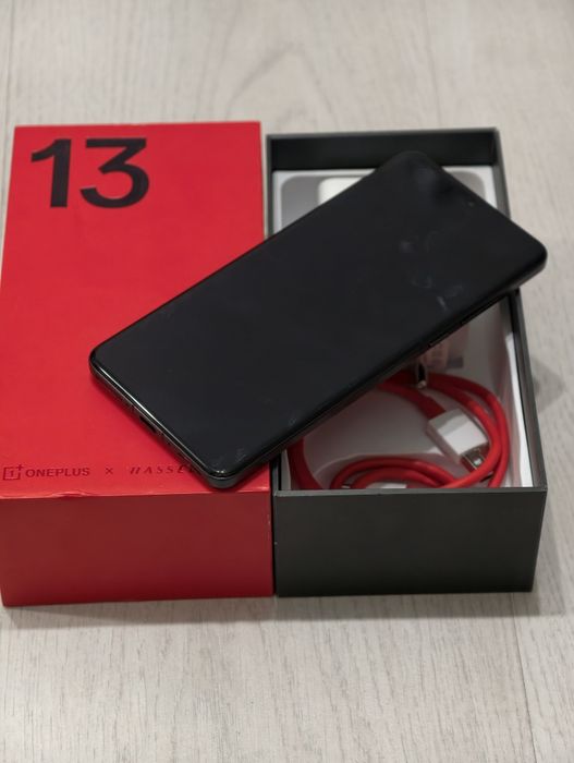 One Plus 13 512 gb Ram 16 5G global