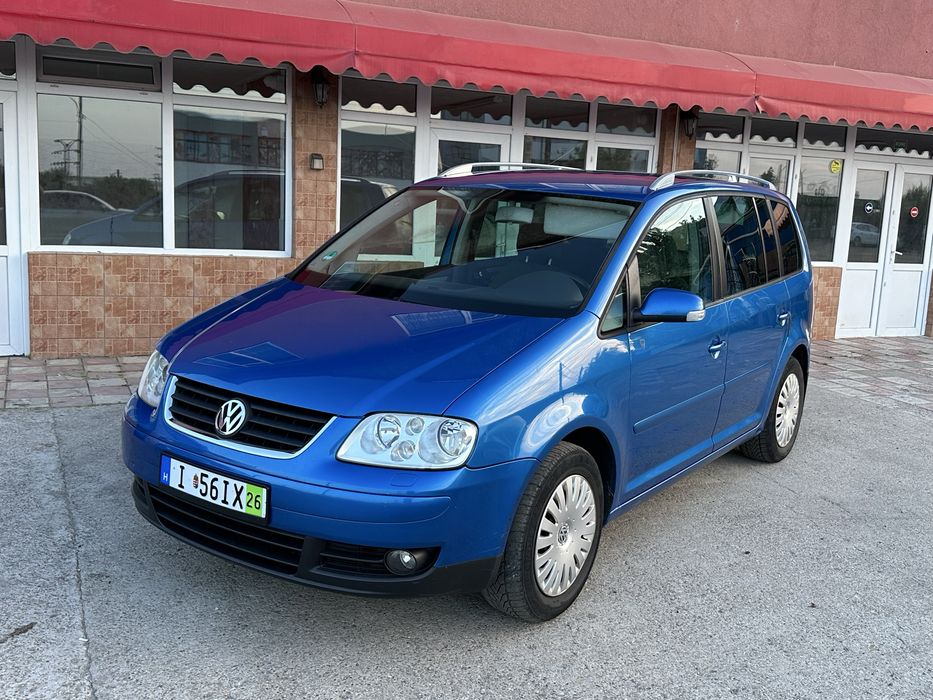 VOLKSWAGEN Touran