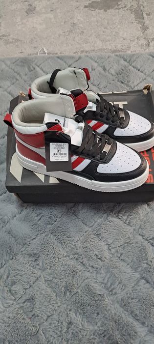 Vând ghete mărimea 41