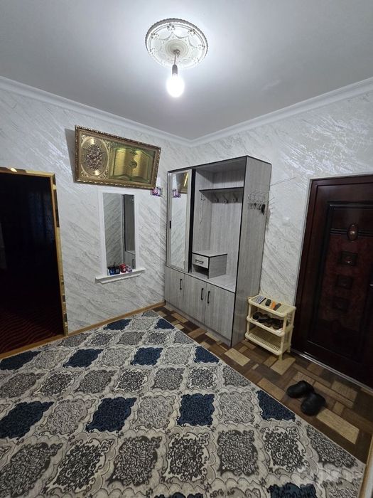 3xonalik uy sotiladi 76kvm 1 etaj barcha jixozlari bilan padvali bor
