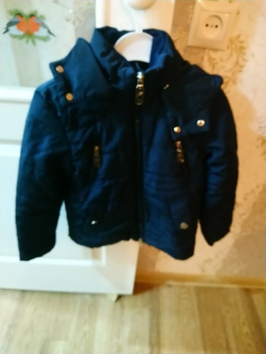 Продам детскую курточку