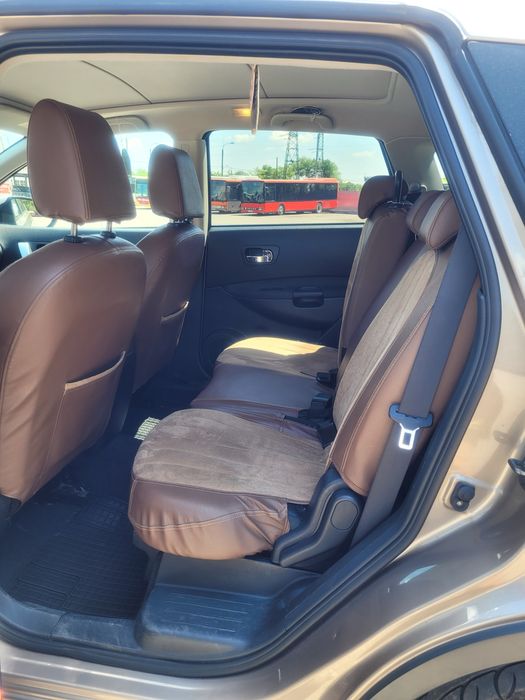 Nissan Qashqai +2 2010