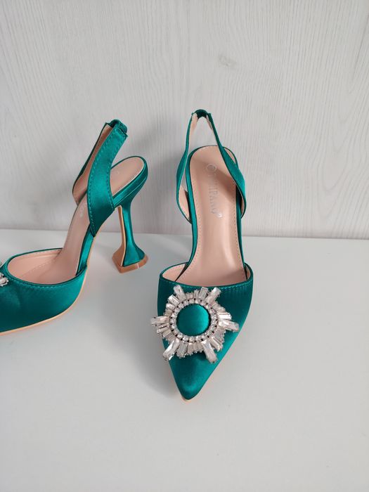 Pantofi eleganți