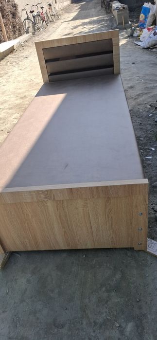 Yakka divan birinchi qo'lrazmeri 205smga90sm machalkasi 7lik 22pols