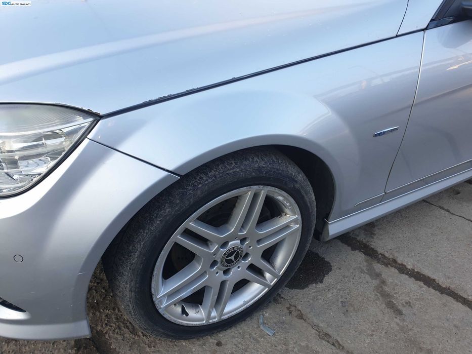 Aripa Stanga Fata Mercedes Clasa C Class W204 NFL Non Facelift 2007 - 2011 Culoare C775 775 [K1538]