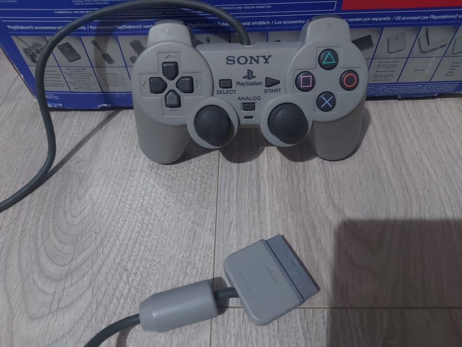 Controler original Playstation model SCPH-1200.