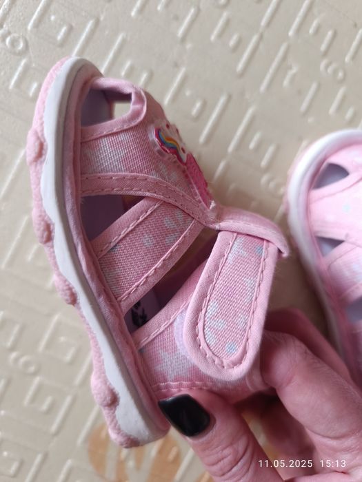 Продам сандали для девочки