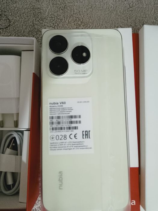 ПРОДАМ  смартфон  новый