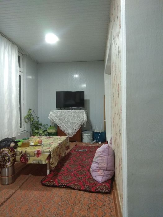 5 xonali uy sotiladi 2 etaj 2*6 balkoni bor toza remont