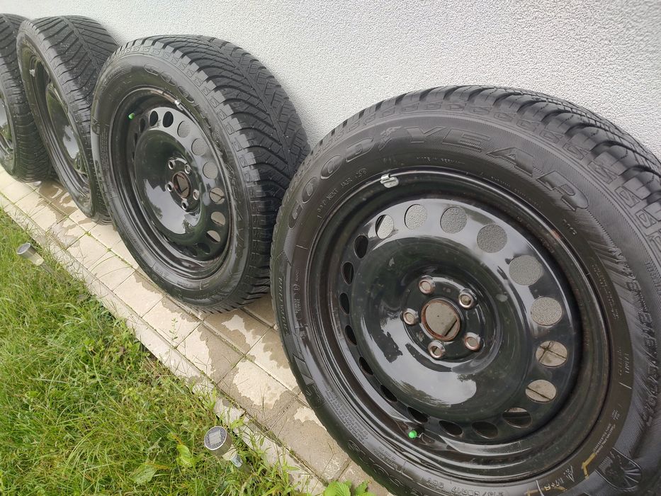 Jante tablă și cauciucuri 215/60 R17