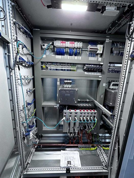 Servicii automatizări industriale / punere în funcțiune utilaje / PLC / roboți industriali