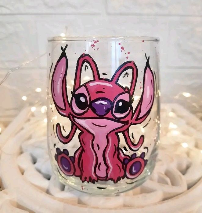 Ръчно рисувана тениска Стич, чаша stitch