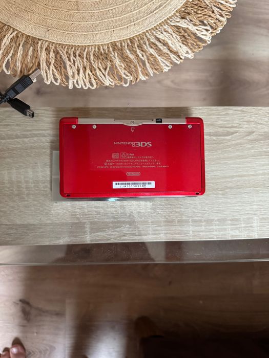 Consolă Nintendo 3DS Modată (Meniu în Engleză) + Stylus Original Metalic