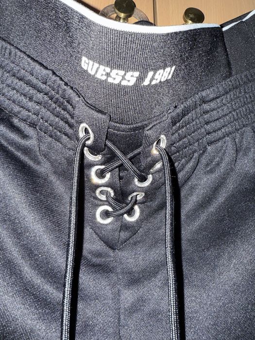 Уникален панталон Guess 100% оригинал M