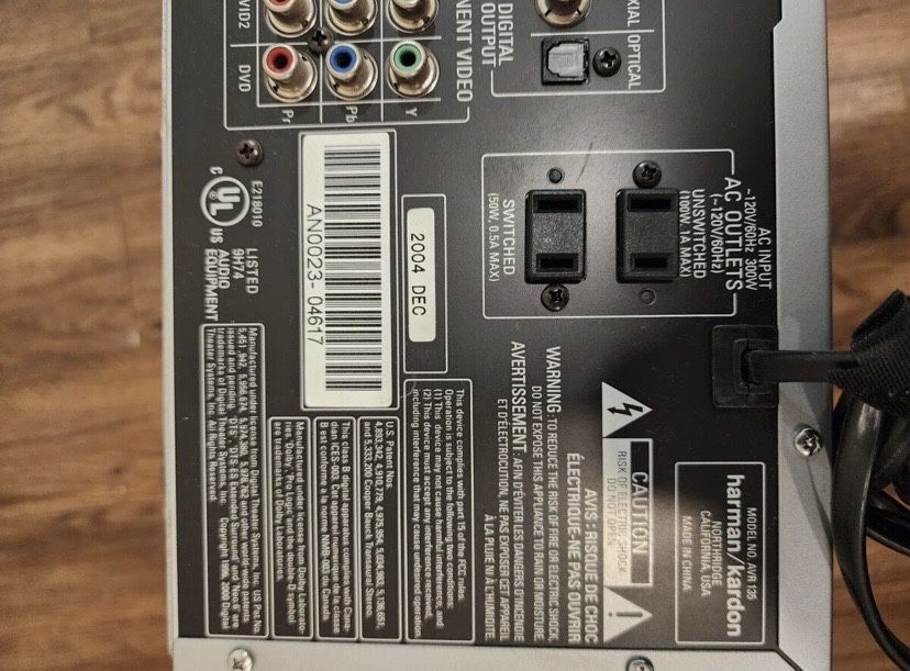 Se vinde statie harman kardon avr-135