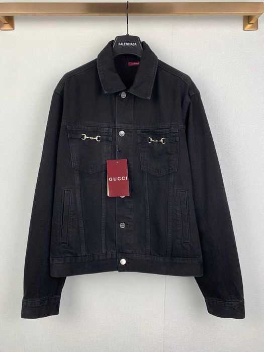 Gucci Denim Kurtka Zestaw. Setul acesta de denim este realizat din