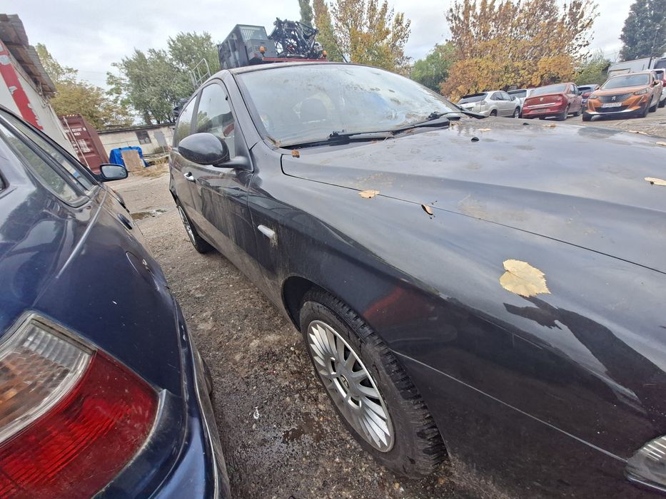 Dezmembrez Alfa Romeo 147 1.6 benzina 2006 AR372.03