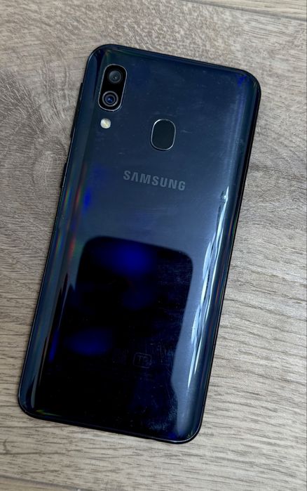 Продам Samsung A40