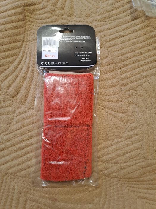 Напульсник на запятстье.