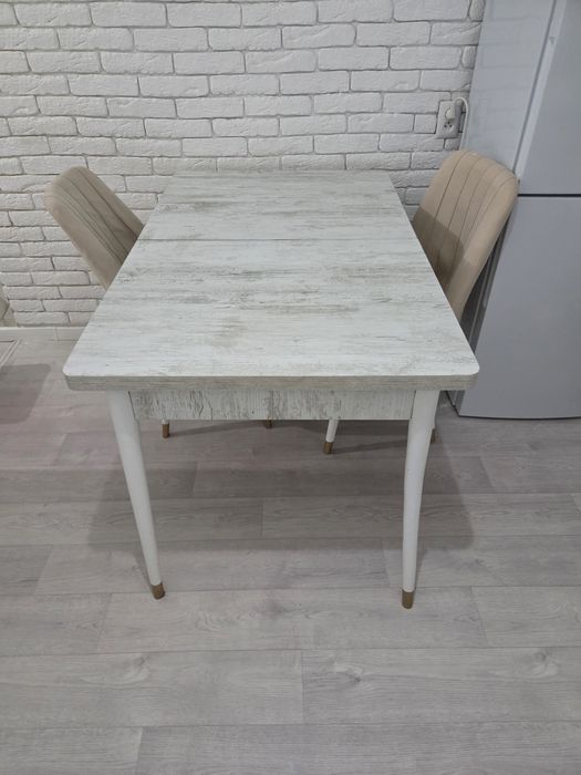 Стол со стульями