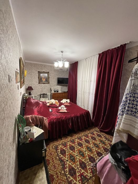 Продаётся отличная 2-комн. квартира.   48м2.    Фархадский