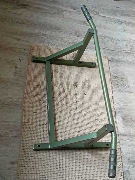 Турник настенный