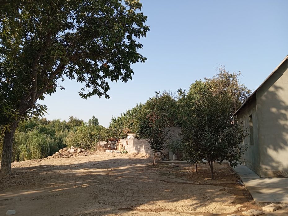 Ховли сотилади 4 хонали яхши шароитли