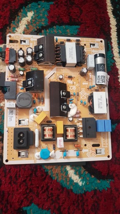 Запчасти от телевизора:Samsung smart 43