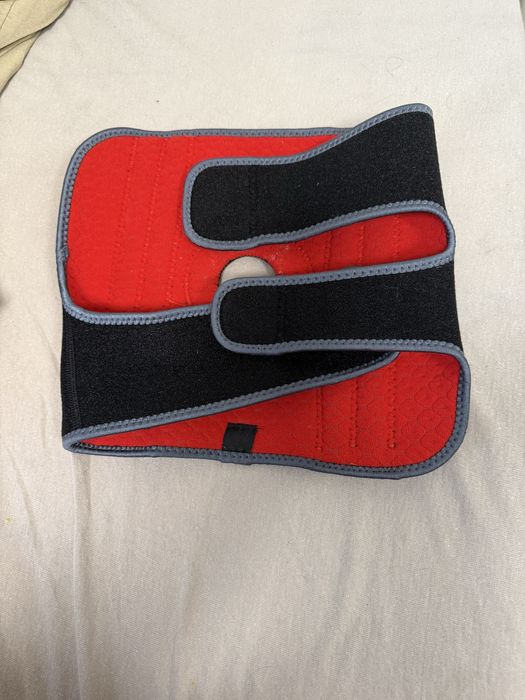 Stabilizator genunchi cu rotula decupată