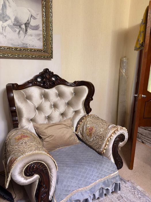 Продам диван с креслом