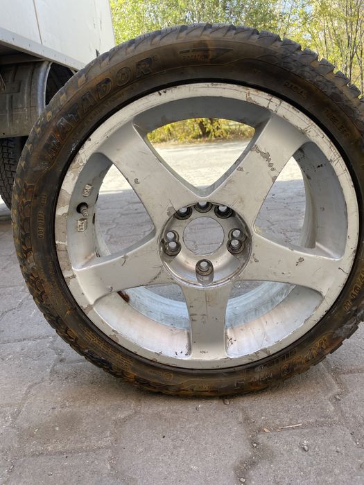 Продам Диск r17  с резиной 225/45/17