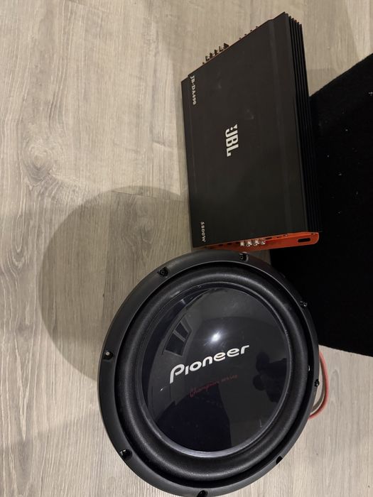 Сабвуфер.        .